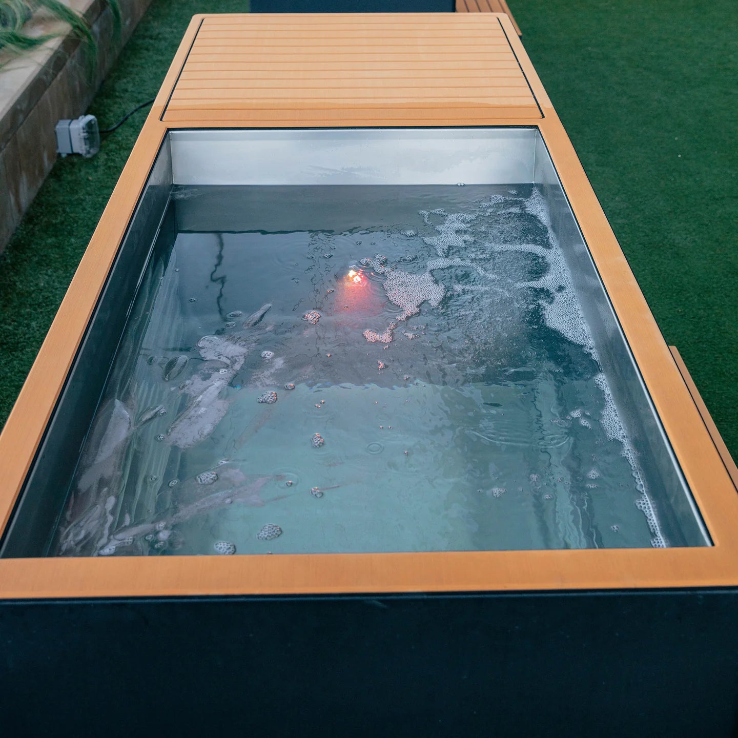 REVIVE Luxury Plunge